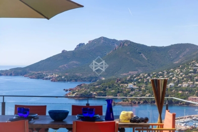 Villa à Théoule-sur-Mer &agrave; louer à partir de 12 000 € / semaine, Photo 1