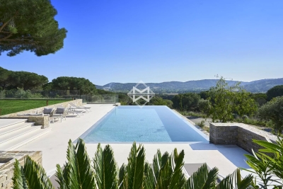 Villa à Ramatuelle &agrave; louer à partir de 43 000 € / semaine, Photo 5