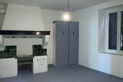 Appartement &agrave; louer &agrave; PONT-ST-ESPRIT  - 2 pi&egrave;ces - 54 m&sup2; 
