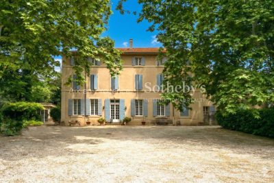 Maison &agrave; vendre &agrave; AIX-EN-PROVENCE  - 15 pi&egrave;ces - 720 m&sup2; 