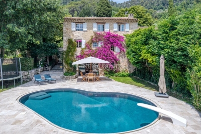 Maison &agrave; vendre &agrave; CABRIS  - 10 pi&egrave;ces - 350 m&sup2; 