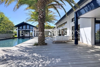 Maison &agrave; vendre &agrave; BIDART  - 8 pi&egrave;ces - 310 m&sup2; 