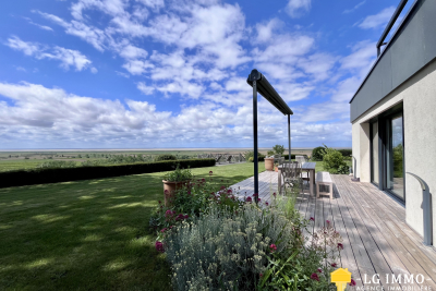 Maison &agrave; vendre &agrave; FLOIRAC  - 6 pi&egrave;ces - 274 m&sup2; 