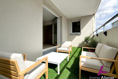 Appartement &agrave; vendre &agrave; BORDEAUX  - 2 pi&egrave;ces - 50 m&sup2; 