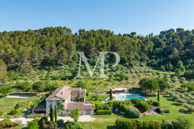 Villa à Ménerbes &agrave; louer à partir de 13 860 € / semaine, Photo 2