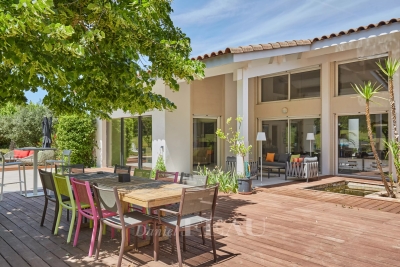 Maison &agrave; vendre &agrave; AIX-EN-PROVENCE  - 12 pi&egrave;ces - 380 m&sup2; 