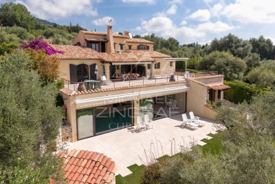 Maison &agrave; vendre &agrave; TOURRETTES-SUR-LOUP  - 8 pi&egrave;ces - 228 m&sup2; 