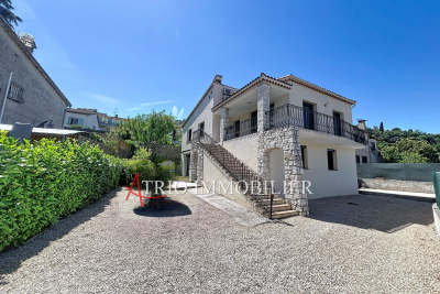 Maison &agrave; vendre &agrave; CAGNES-SUR-MER  - 6 pi&egrave;ces - 170 m&sup2; 