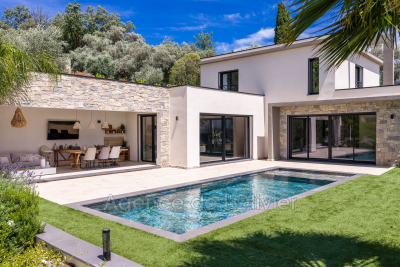 Maison &agrave; vendre &agrave; OPIO  - 6 pi&egrave;ces - 250 m&sup2; 