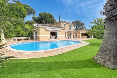 Maison &agrave; vendre &agrave; ST-RAPHAËL  - 6 pi&egrave;ces - 187 m&sup2; 
