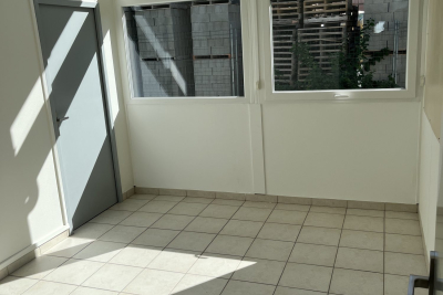 Commerce &agrave; louer &agrave; VILLE-LA-GRAND   - 12 m&sup2; 