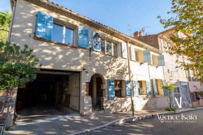 Maison &agrave; vendre &agrave; BORMES-LES-MIMOSAS  - 7 pi&egrave;ces - 158 m&sup2; 