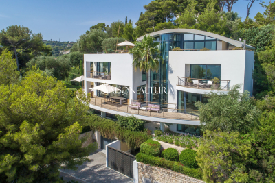 Villa in Saint-Jean-Cap-Ferrat for rental from 86 600 € / week, Photo 1