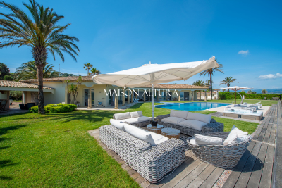 Villa in Gassin for rental from 38 000 € / week, Photo 1