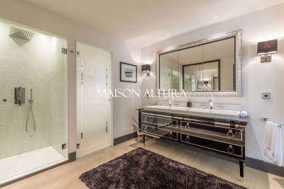Villa à Grimaud &agrave; louer à partir de 40 000 € / semaine, Photo 7