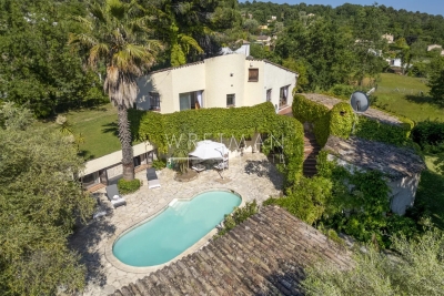Maison &agrave; vendre &agrave; VENCE  - 7 pi&egrave;ces - 332 m&sup2; 
