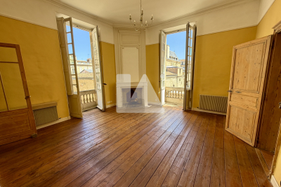 Appartement &agrave; louer &agrave; BORDEAUX  - 2 pi&egrave;ces - 64 m&sup2; 