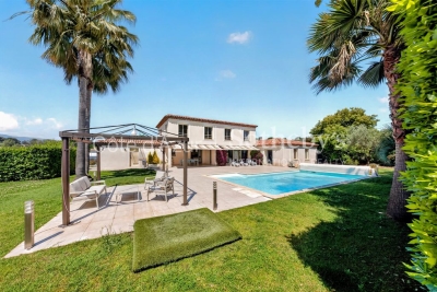 Maison &agrave; vendre &agrave; MOUANS-SARTOUX  - 8 pi&egrave;ces - 223 m&sup2; 