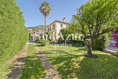 Maison &agrave; vendre &agrave; BEAULIEU-SUR-MER  - 10 pi&egrave;ces - 803 m&sup2; 