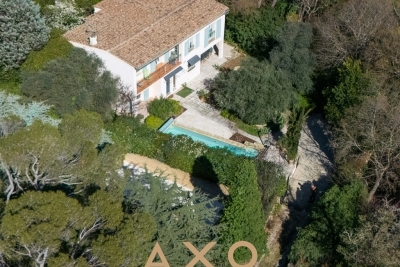 Maison &agrave; vendre &agrave; NÎMES  - 8 pi&egrave;ces - 205 m&sup2; 