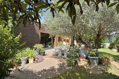 Maison &agrave; vendre &agrave; GRÉZIEU-LA-VARENNE  - 6 pi&egrave;ces - 161 m&sup2; 