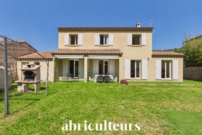 Maison &agrave; vendre &agrave; ST-CHAMAS  - 6 pi&egrave;ces - 124 m&sup2; 