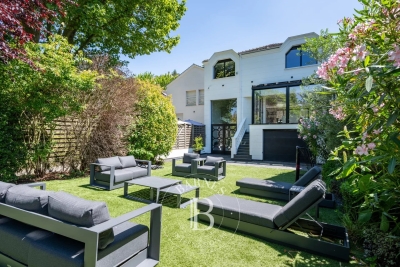 Maison &agrave; vendre &agrave; BRY SUR MARNE  - 8 pi&egrave;ces - 235 m&sup2; 