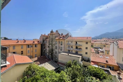 Appartement &agrave; vendre &agrave; MENTON  - 4 pi&egrave;ces - 127 m&sup2; 