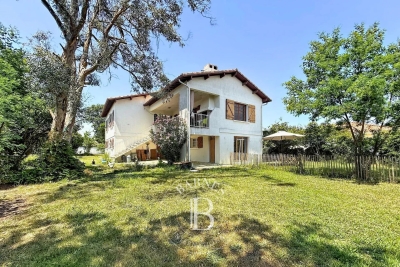 Maison &agrave; vendre &agrave; GUJAN-MESTRAS  - 8 pi&egrave;ces - 200 m&sup2; 