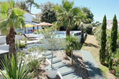 Maison &agrave; vendre &agrave; ST GEORGES DE DIDONNE  - 6 pi&egrave;ces - 221 m&sup2; 