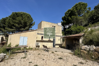Maison &agrave; vendre &agrave; LES BAUX-DE-PROVENCE  - 4 pi&egrave;ces - 130 m&sup2; 