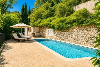Maison &agrave; vendre &agrave; LA TURBIE  - 8 pi&egrave;ces - 232 m&sup2; 