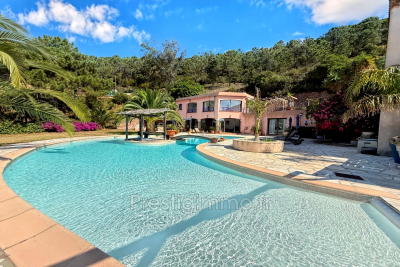 Maison &agrave; vendre &agrave; THÉOULE-SUR-MER  - 12 pi&egrave;ces - 427 m&sup2; 