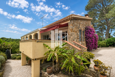 Maison &agrave; vendre &agrave; ST-RAPHAËL  - 8 pi&egrave;ces - 229 m&sup2; 