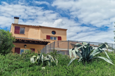 Maison &agrave; vendre &agrave; ANDUZE  - 5 pi&egrave;ces - 180 m&sup2; 