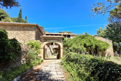 Maison &agrave; vendre &agrave; GRIGNAN  - 12 pi&egrave;ces - 300 m&sup2; 
