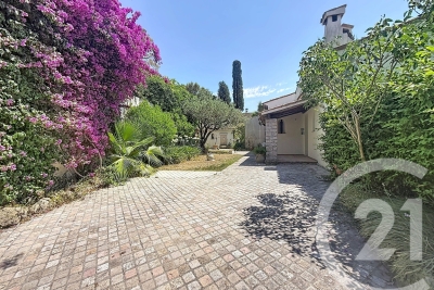 Maison &agrave; vendre &agrave; MOUGINS  - 5 pi&egrave;ces - 161 m&sup2; 
