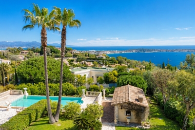 Maison &agrave; vendre &agrave; CANNES  - 7 pi&egrave;ces - 253 m&sup2; 
