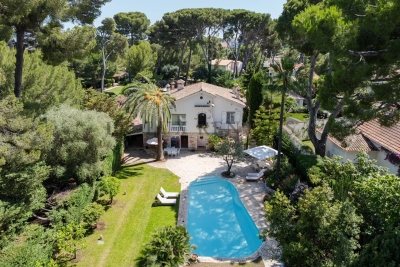 Villa in Antibes for rental from 50 000 € / week, Photo 1