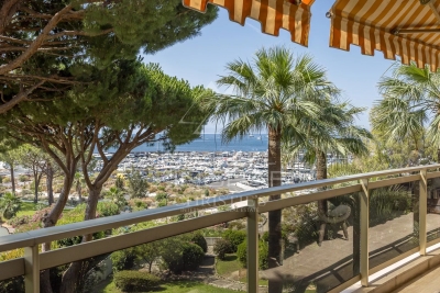 Appartement &agrave; vendre &agrave; CAP D'ANTIBES  - 3 pi&egrave;ces - 110 m&sup2; 