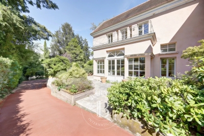 Maison &agrave; vendre &agrave; JOUY EN JOSAS  - 10 pi&egrave;ces - 350 m&sup2; 