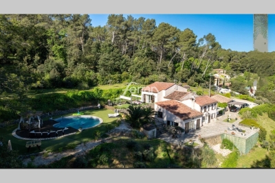 Maison &agrave; vendre &agrave; TRANS-EN-PROVENCE  - 6 pi&egrave;ces - 152 m&sup2; 