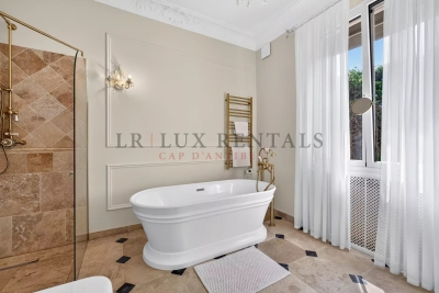 Villa in Antibes for rental from 50 000 € / week, Photo 12