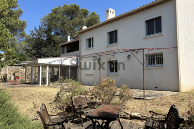 Maison &agrave; vendre &agrave; NÎMES  - 8 pi&egrave;ces - 221 m&sup2; 