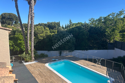Maison &agrave; vendre &agrave; LA CIOTAT  - 8 pi&egrave;ces - 162 m&sup2; 