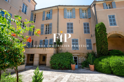 Appartement &agrave; vendre &agrave; AIX-EN-PROVENCE  - 6 pi&egrave;ces - 223 m&sup2; 