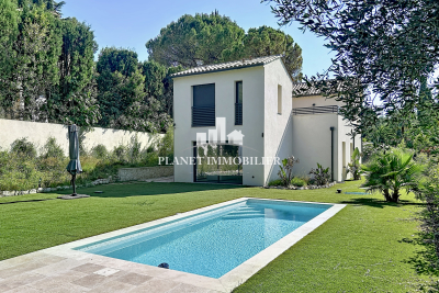 Maison &agrave; vendre &agrave; ANTIBES Èze - 4 pi&egrave;ces - 145 m&sup2; 