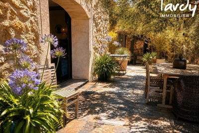 Maison &agrave; vendre &agrave; LA CADIÈRE-D'AZUR  - 6 pi&egrave;ces - 172 m&sup2; 
