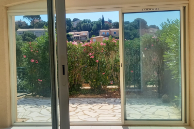 Appartement &agrave; vendre &agrave; BORMES-LES-MIMOSAS  - 3 pi&egrave;ces - 50 m&sup2; 
