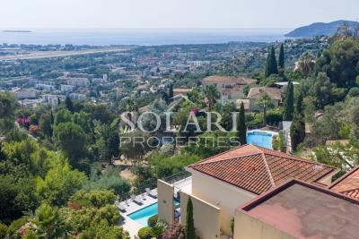 House for sale in MANDELIEU-LA-NAPOULE Les Semboules - 5 rooms - 203 m&sup2; 